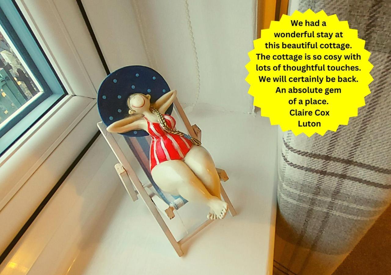 Romantic Lakeside Cottage By The Beach! With Super Cosy Log Burner! The Perfect Escape To Your Home From Home By The Sea! So Relaxing - You Won'T Want To Leave! Pet Friendly! Mablethorpe Bagian luar foto
